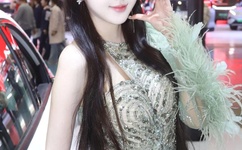 国外美女恶搞路人